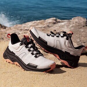 Brandnew NORTIV8 Lightweight Boots, size 10 Women